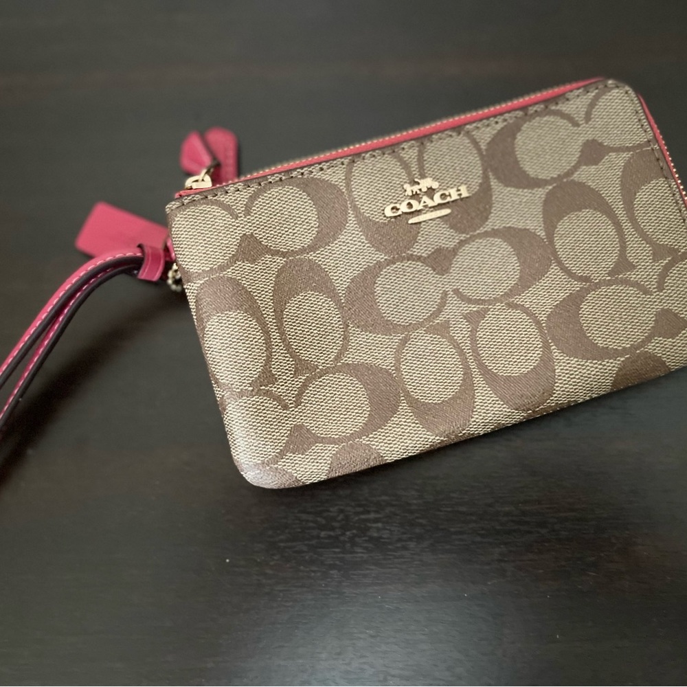 Coach Double Corner Zip Wristlet